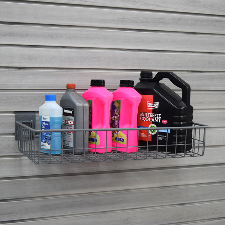 Las cestas resistentes del metal venden al por mayor la cesta colgante gris media durable del slatwall